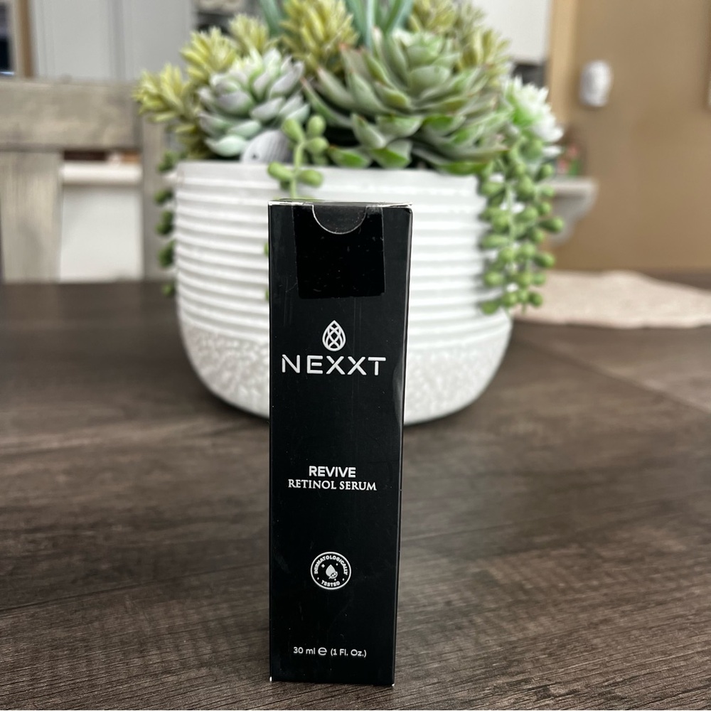 Nexxt Revive Retinol Serum 1 oz. Factory Sealed New In Box - Picture 2 of 9